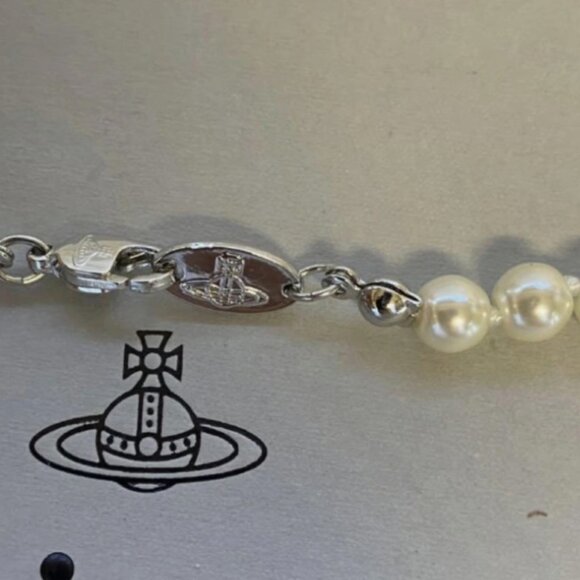 Authentic Vivienne Westwood Mini Bas Relief Pearl NEW  (Gold plate/Silver Plate) - Picture 15 of 15